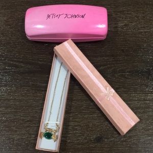 Betsey Johnson necklace crab / bj sunglass holder